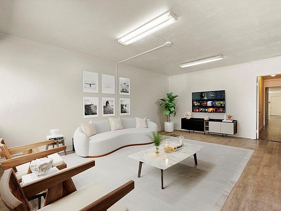 3rd image of 810 Palm St