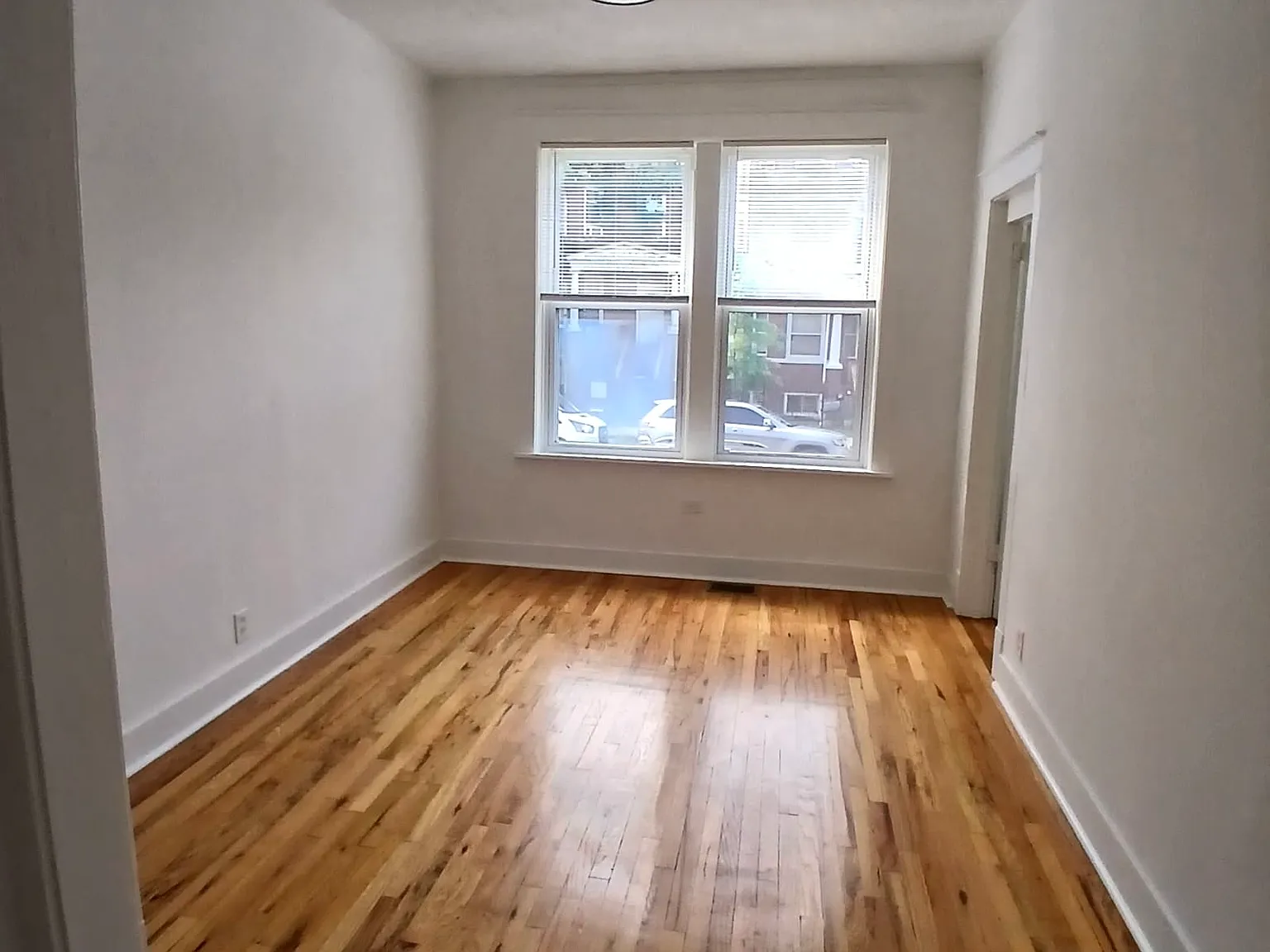Hirsch / Karlov Building — Photo 3