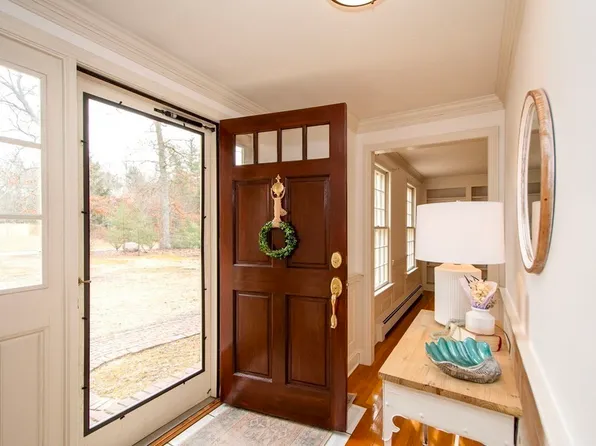 162 Forest St, Duxbury, MA 02332