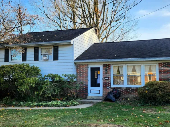 1544 Lambeth Rd, Lancaster, PA 17601