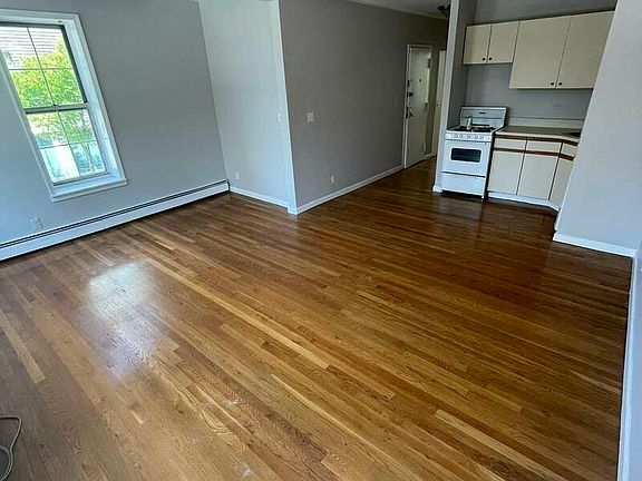 3rd image of 124 Avenue C APT 1