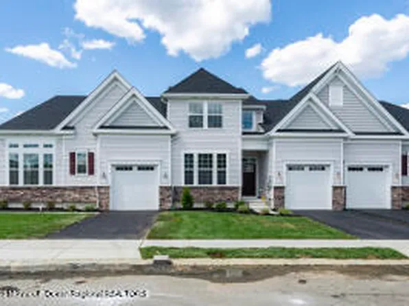 48 Aqueduct Boulevard, Plumsted, NJ 08533