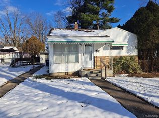 15854 Leona Dr, Redford, MI 48239