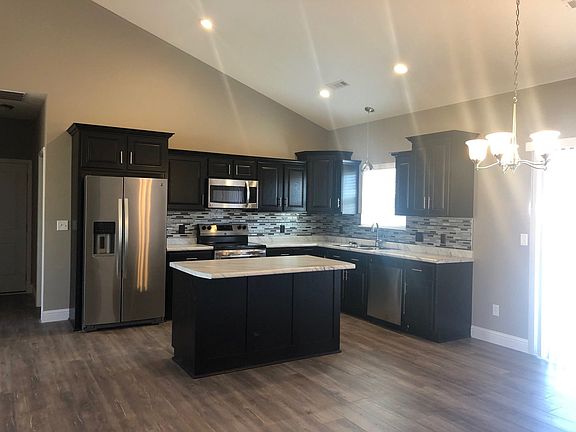 3rd image of 122 Deerfield Dr