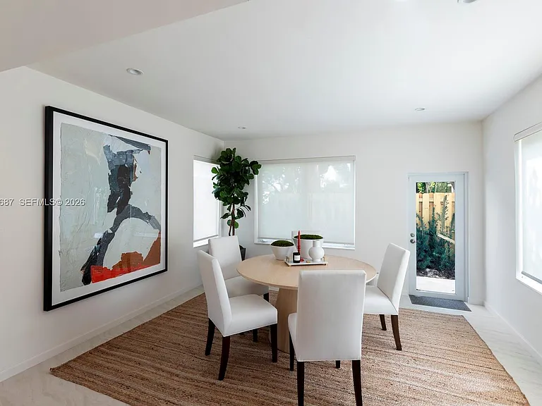 2850 Sheridan Ave — Photo 16