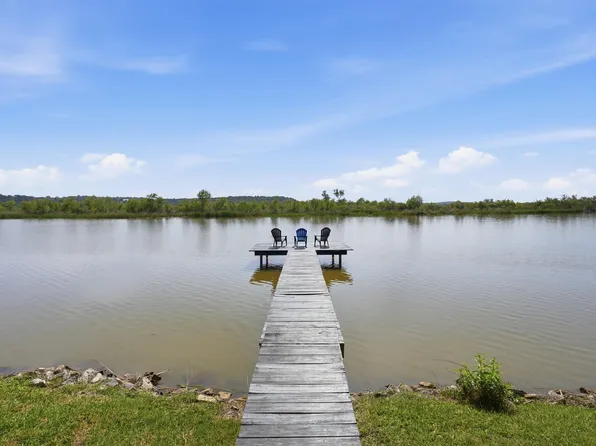 5106 Gibson Ct, Granbury, TX 76049