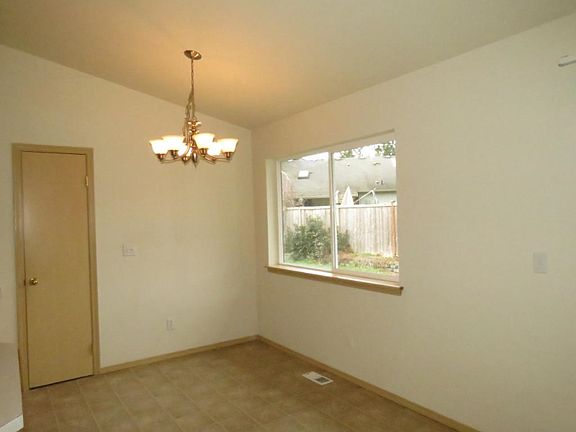 4th image of 8211 202nd Street Ct E