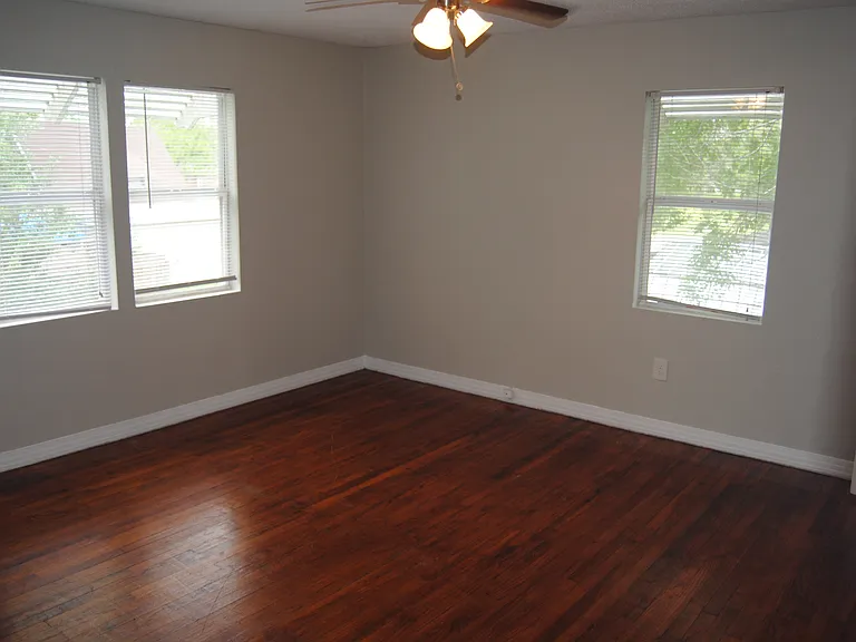 815 Shirley St #201 — Photo 8