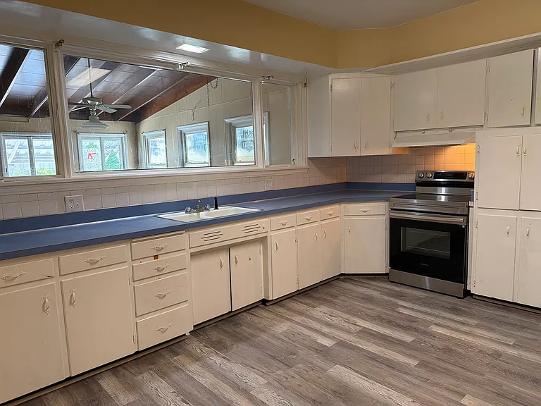 120 E 1st Ave #203 — Photo 7