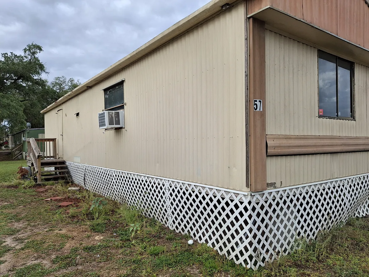 Building Photo - 600 SW 38th Ave #57
