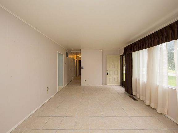 3rd image of 4552 Live Oak Dr