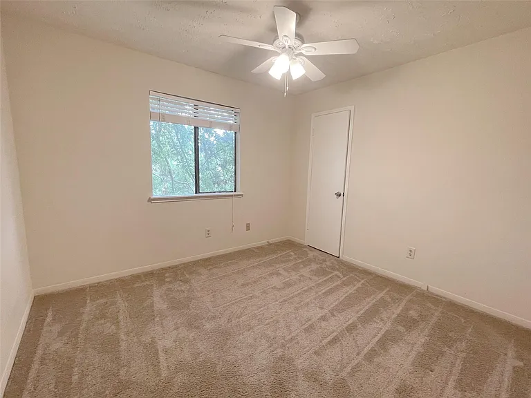 1907 Liberty Point Ln — Photo 12