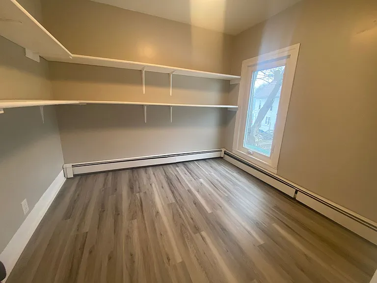 142 N Mechanic St — Photo 24