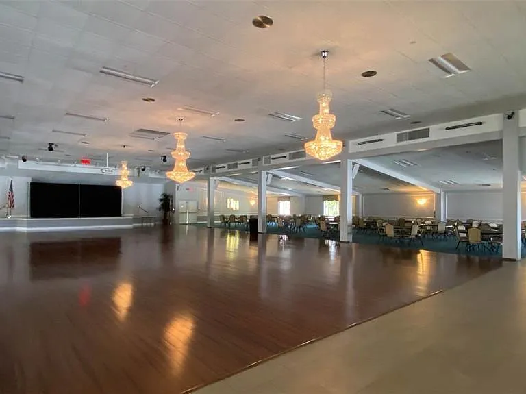 125 Newport Ct #I — Photo 33