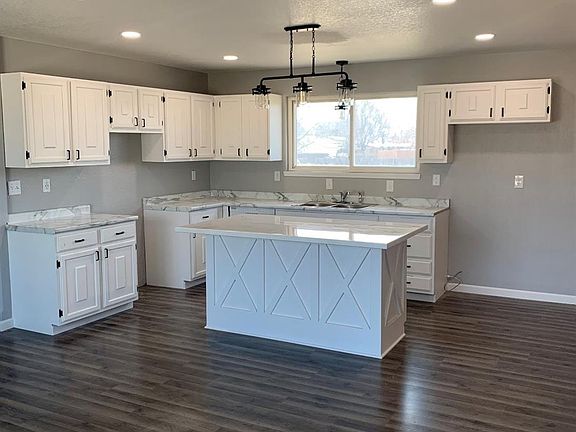 2nd image of 406 W Emerson Ave