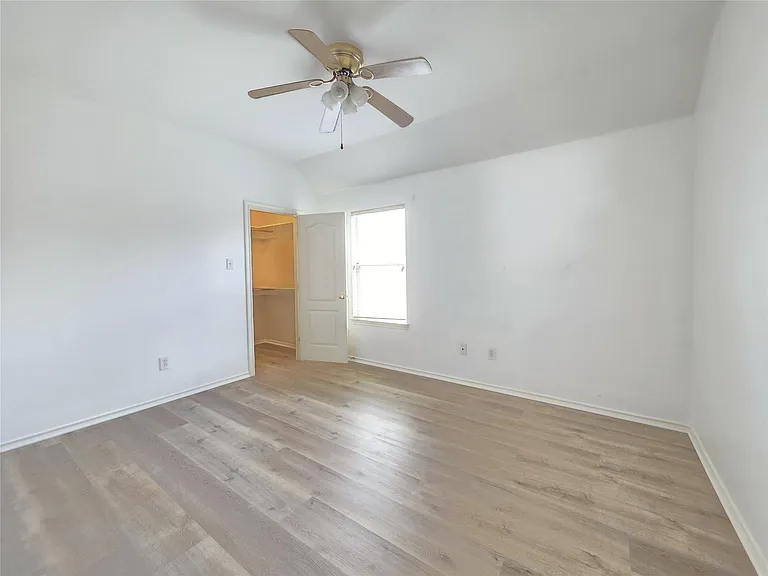 10038 Barr Lake Dr — Photo 25