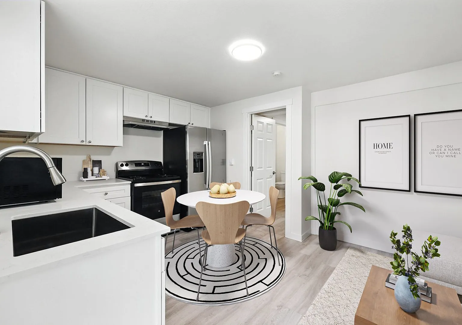 Nacelle Apartments — Photo 4