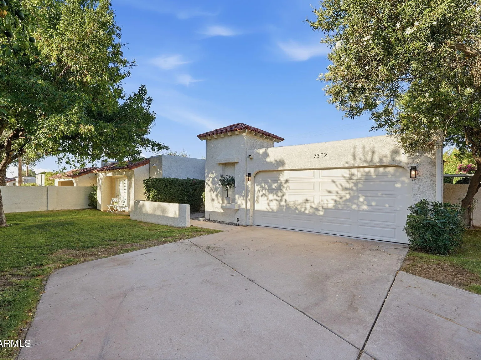 3 bed, 2.0 bath, 2447 sqft, $4,399 — Photo 4