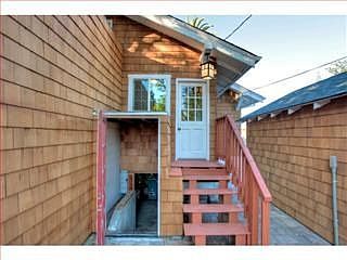 3rd image of 326 Elwood St
