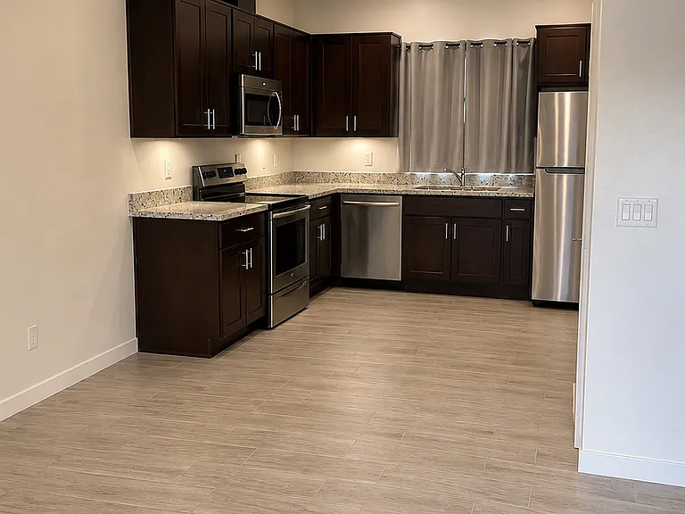 370 N Nevada St — Photo 5