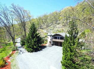 26 Bank St, Stanhope, NJ 07874