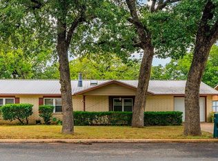 606 S Columbus St, Fredericksburg, TX 78624