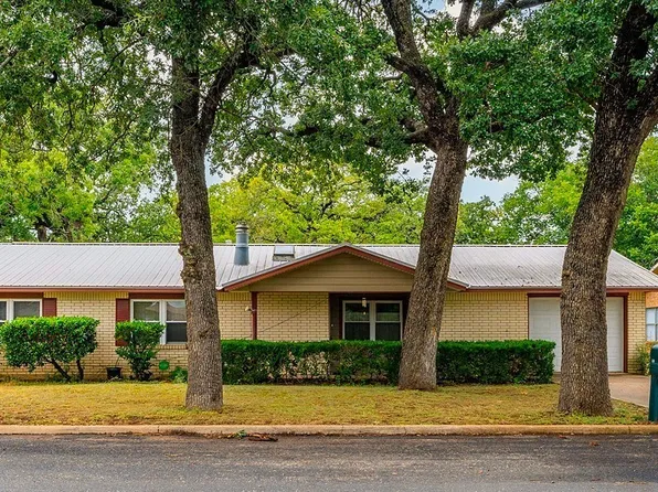606 S Columbus Street, Fredericksburg, TX 78624