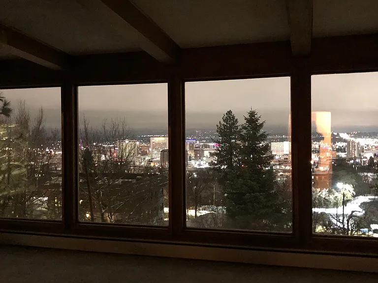 Top Floor Large Apartment with View — Photo 18
