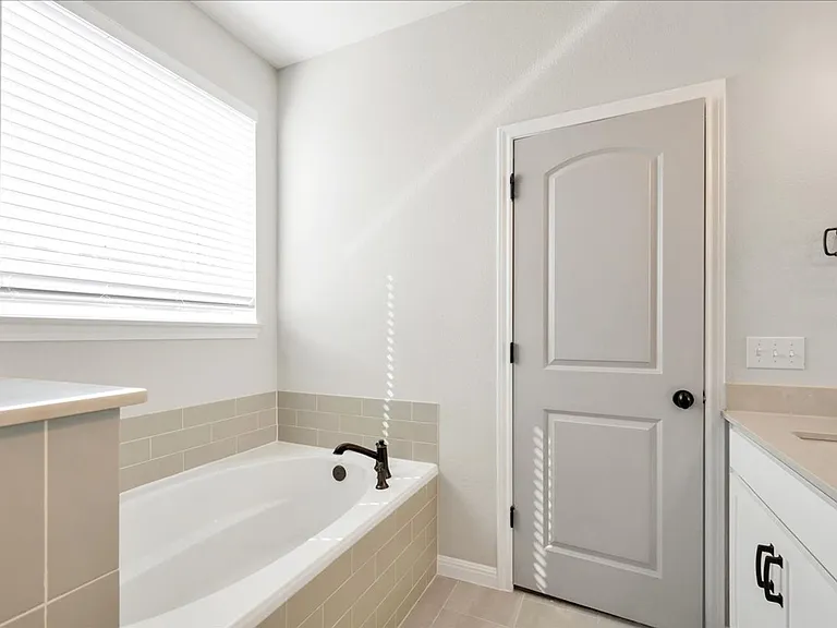 2605 Acoma Ln — Photo 21