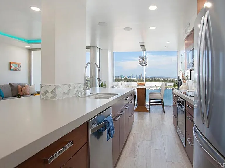 1710 Avenida Del Mundo #807 — Photo 10