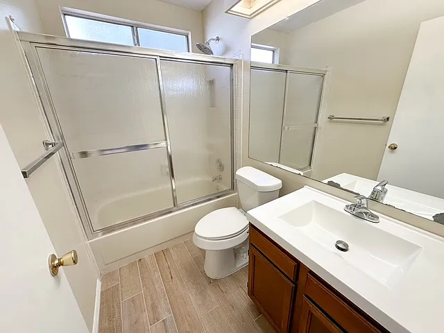 1059 E Sequoia Dr — Photo 12
