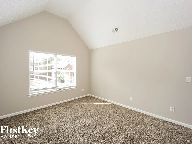 855 Chapman St — Photo 13