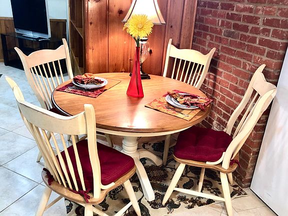 Dinette set gives a cozy place to eat