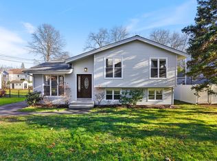 115 Valley Rd, Westport, CT 06880