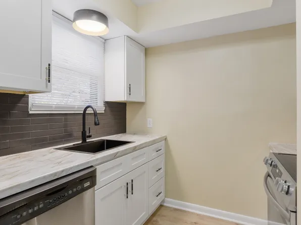 5515 Country Dr APT 28, Nashville, TN 37211