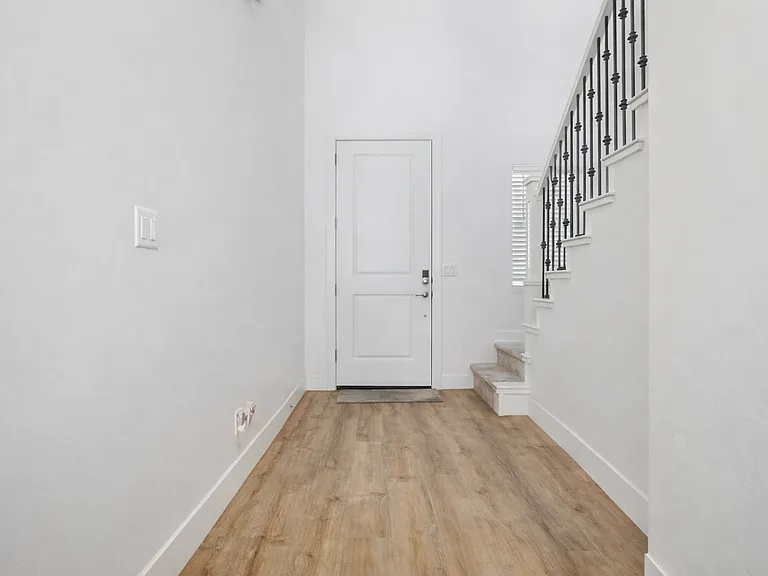 539 S Stewart Creek Cv — Photo 8