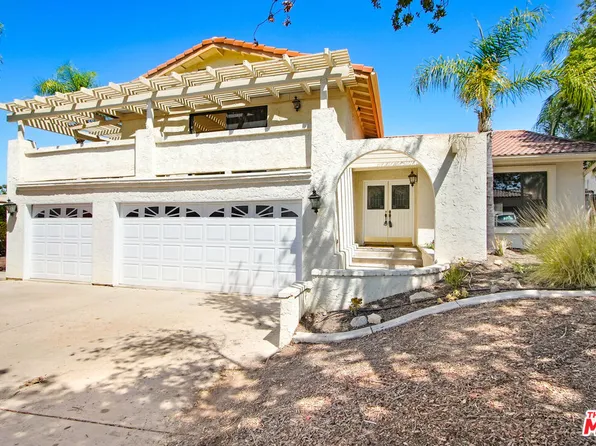 23010 Compass Dr, Canyon Lake, CA 92587