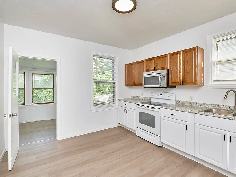 4673 Dewey Ave — Photo 7