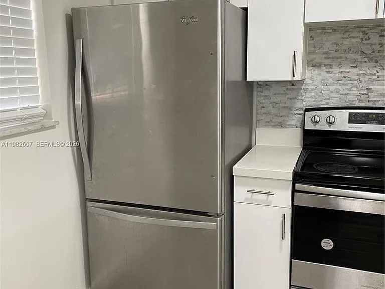 365 NE 125th St #409 — Photo 3
