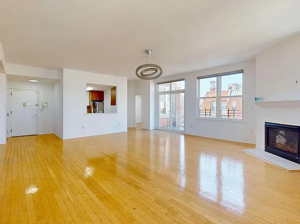 135 Oceana Dr E #Ph1a, Brooklyn, NY 11235