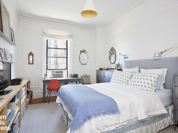 3rd image of 817 W End Ave APT 9B