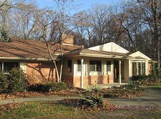 27150 W Thirteen Mile Rd, Franklin, MI 48025