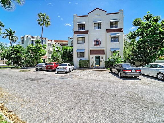 4th image of 210 N 17th St W APT 14