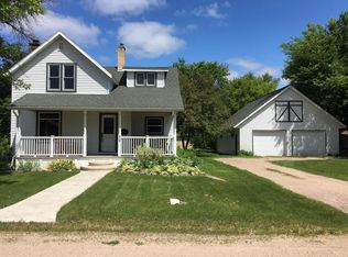 429 1st Ave NE, Crookston, MN 56716