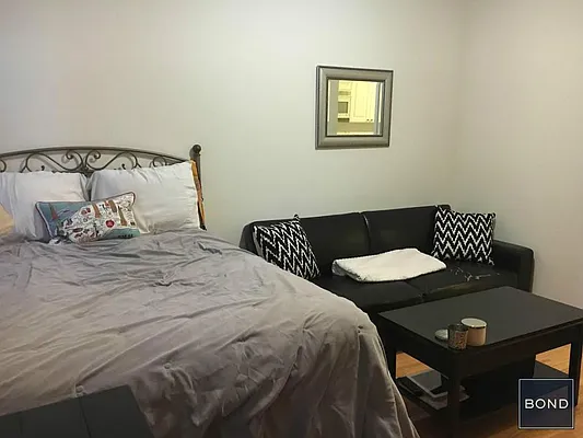 Rented by Bond New York | media 26