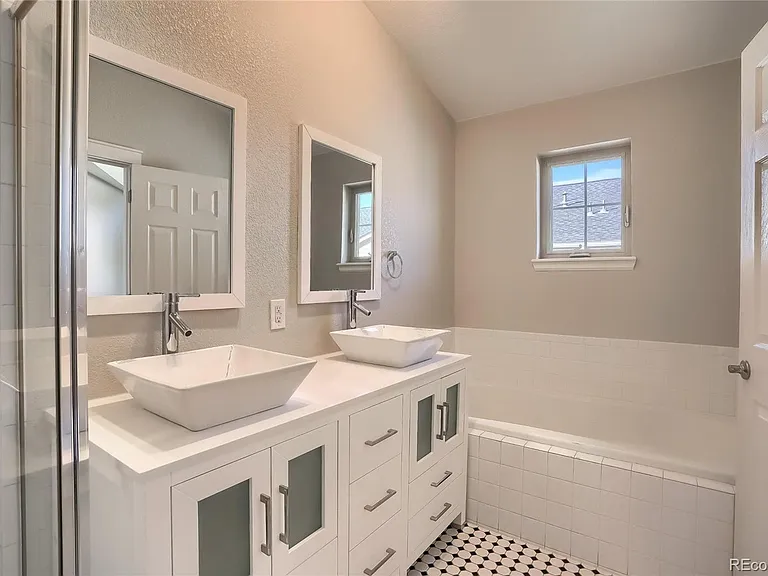 4527 W 37th Ave #7 — Photo 13