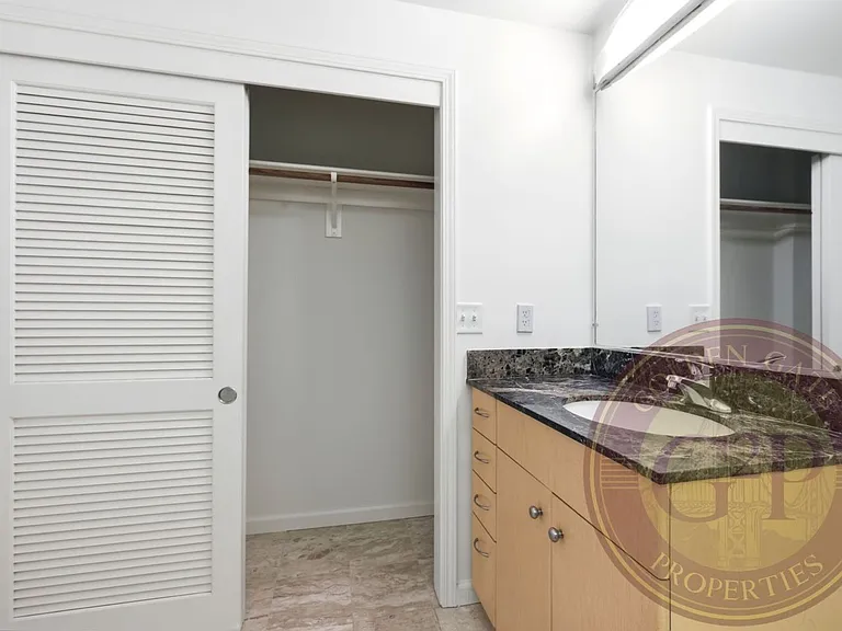 140 S Van Ness Ave #429 — Photo 27