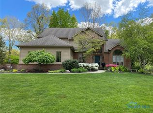 665 Glen Abbey Ln, Holland, OH 43528