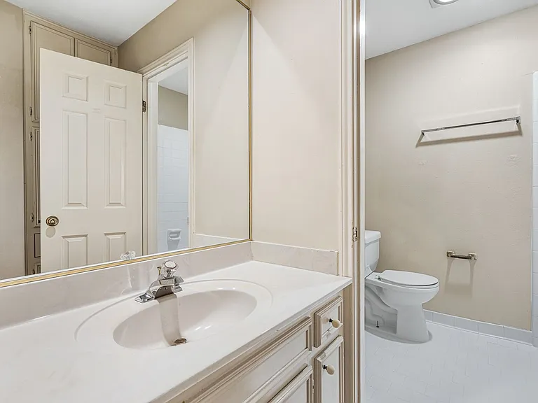 2408 Enfield Rd #211 — Photo 26
