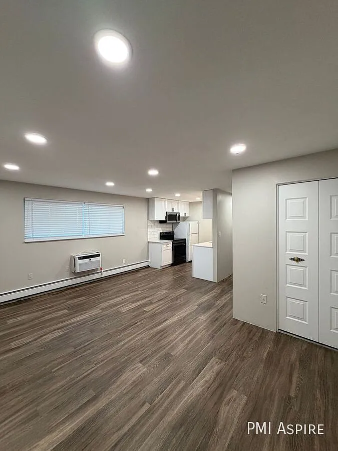 Move In Special! Spacious 1 Bedroom Apartment Home In Lakewood Cozy Living Right Off Of Wadsworth... — Photo 1